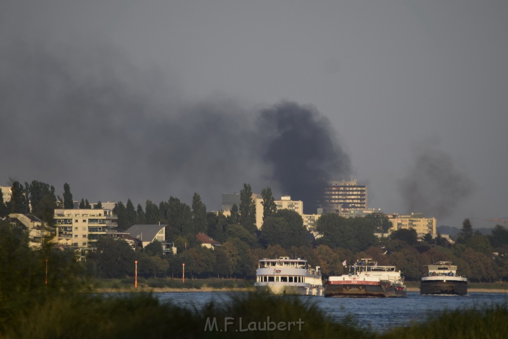 Feuer 2 Koeln Porz Finkenberg Konrad Adenauerstr P01.JPG - Miklos Laubert